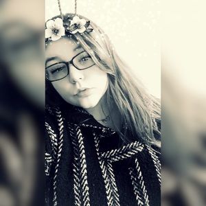 Meet your Posher, Brooke